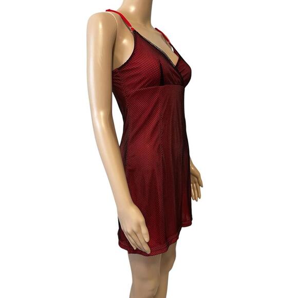 Seductive Red Mesh Nightgown - Picture 3 of 4